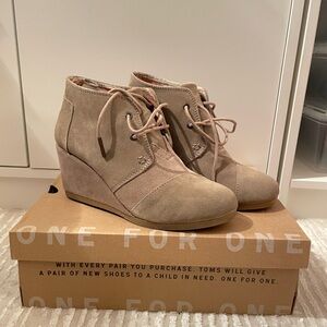 TOMS Desert Wedge Suede Booties